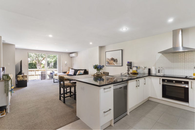 59 Phar Lap Crescent, Takanini, Auckland - Carousel 2