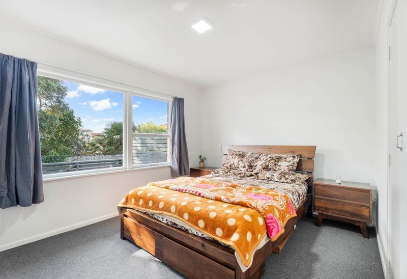 2/12 Quona Avenue, Waikowhai, Auckland - Carousel 12