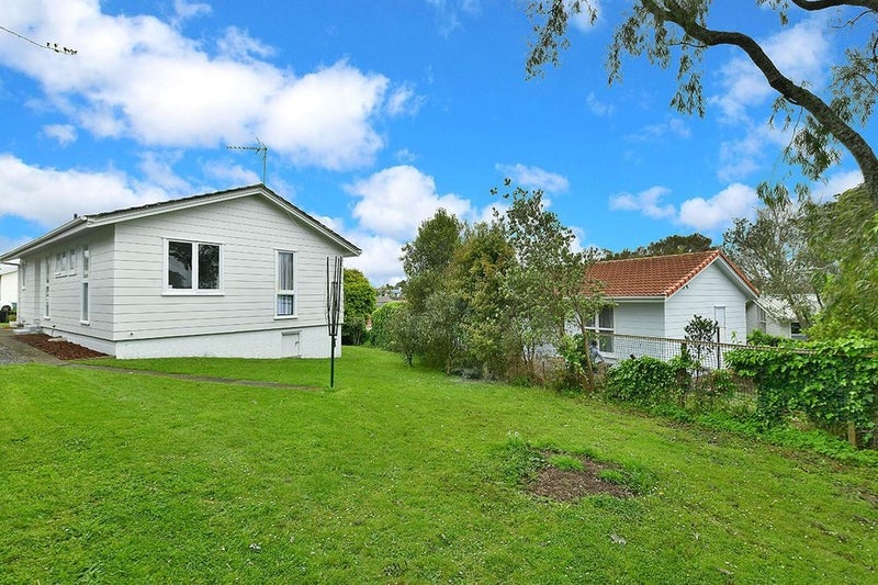 56 Taurus Crescent, Beach Haven, Auckland - Carousel 15