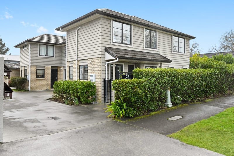 1/25 Albert Street, Hamilton East, Hamilton - Carousel 1