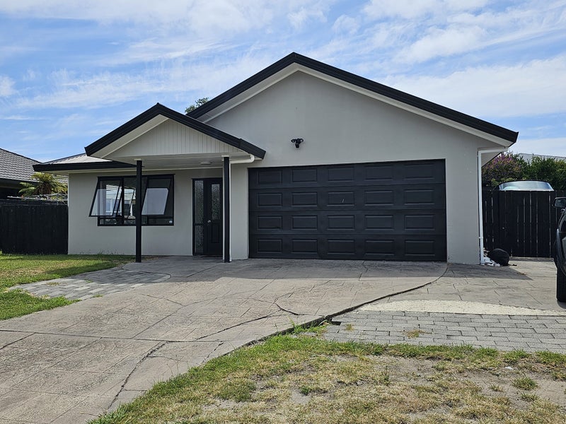 63 Katerini Grove, Papamoa Beach, Papamoa - Carousel 2