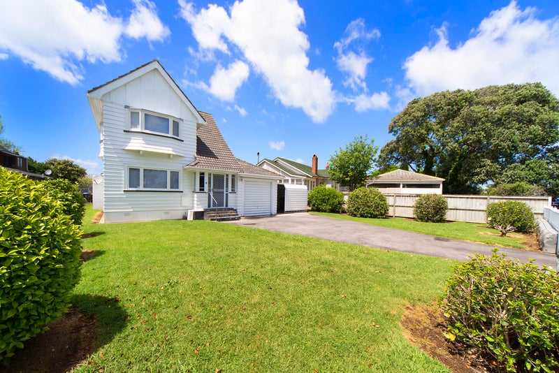 63 Saint Johns Road, Saint Johns, Auckland - Carousel 1