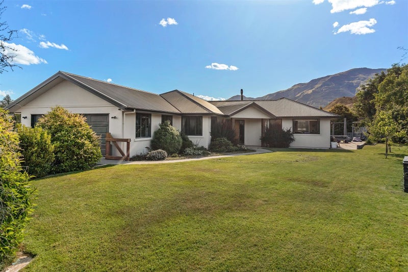 54 Charles Court, Wanaka - Carousel 2