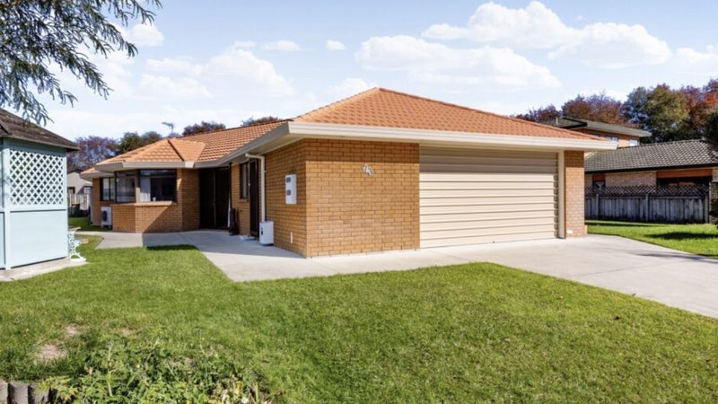 73 Endeavour Avenue, Flagstaff, Hamilton - Carousel 1