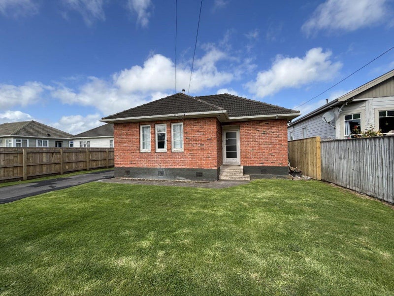 46 Tinirau Street, Whanganui East, Whanganui - Carousel 1