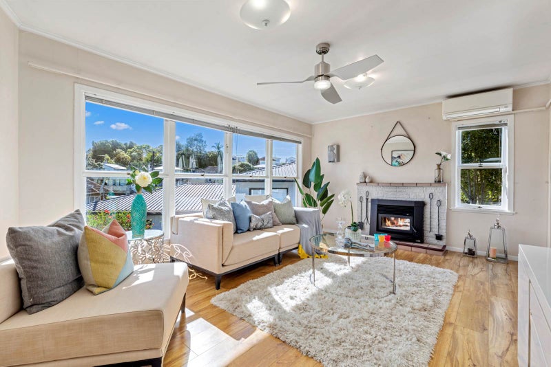 16 Merriefield Avenue, Forrest Hill, Auckland - Carousel 2