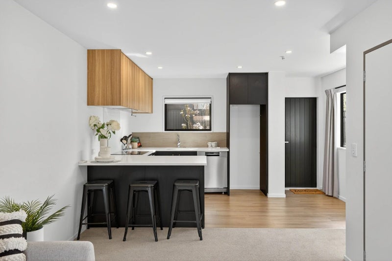 11/15 Bunyan Street, Waltham, Christchurch - Carousel 1