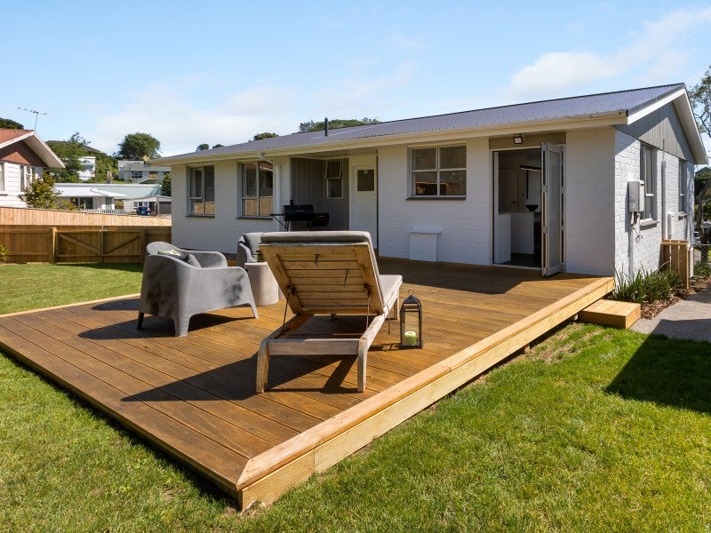 5 Brixham Place, Merrilands, New Plymouth - Carousel 1