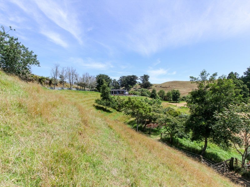 31 Sealy Road, Omata - Carousel 26