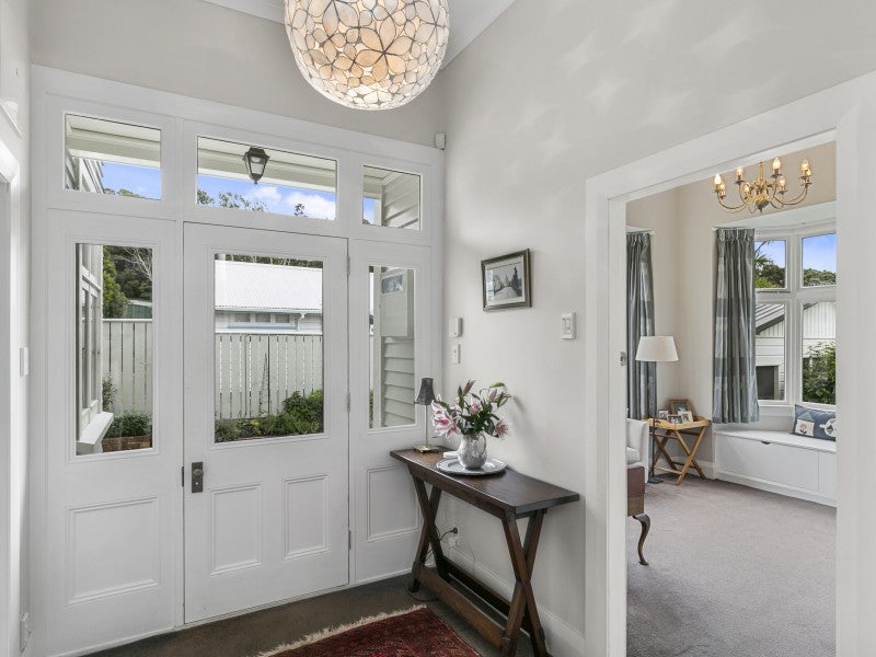 33 Marsden Avenue, Karori, Wellington - Carousel 2