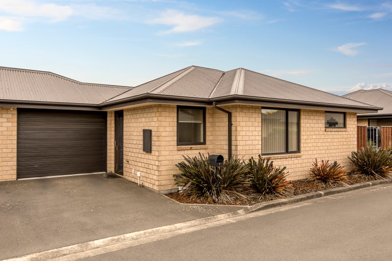 7 Cris Lodge Courts, Hornby, Christchurch - Carousel 2
