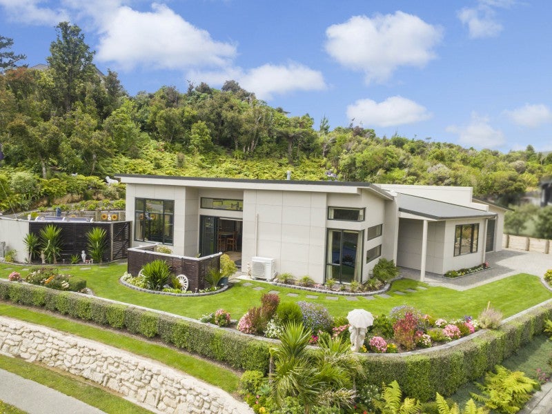 44 Mount Marua Way, Timberlea, Upper Hutt - Carousel 1