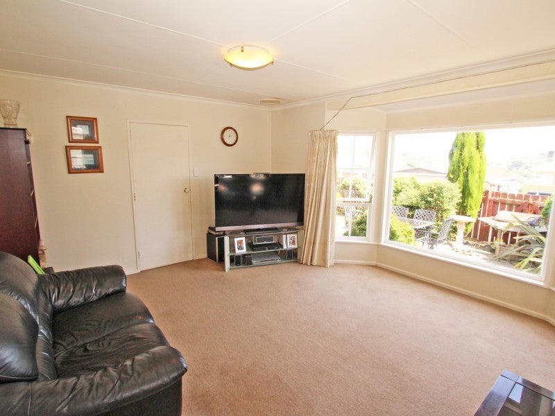 48 Fitzpatrick Street, Newlands, Wellington - Carousel 2