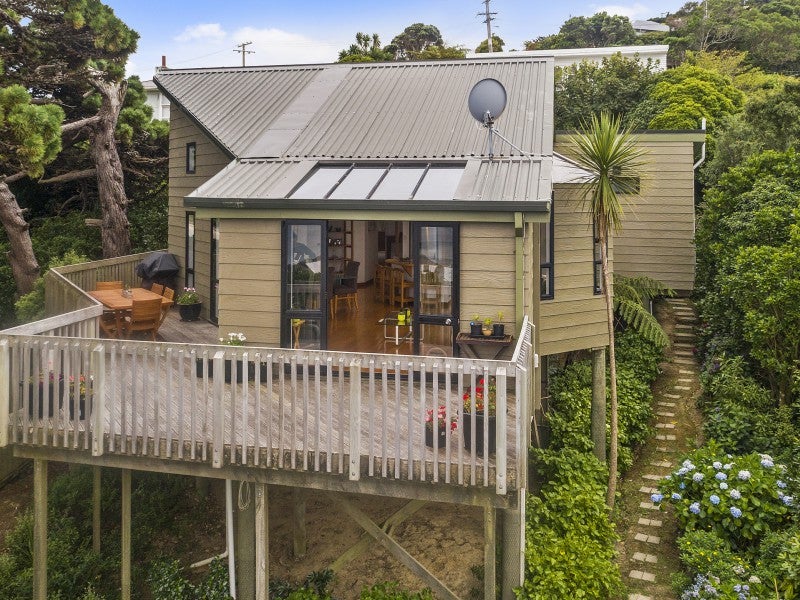 7A Titiro Moana Road, Korokoro, Lower Hutt - Carousel 1