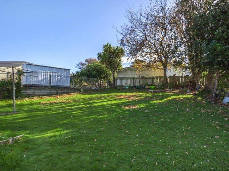 11 Desert Gold Street, Ascot Park, Porirua - Carousel 17