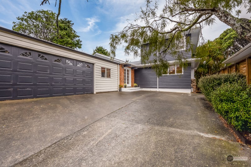 8 Foster Crescent, Belmont, Lower Hutt - Carousel 2