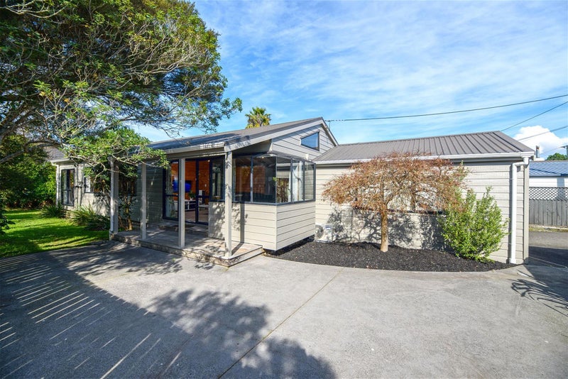 2/19 Becroft Drive, Forrest Hill, Auckland - Carousel 1
