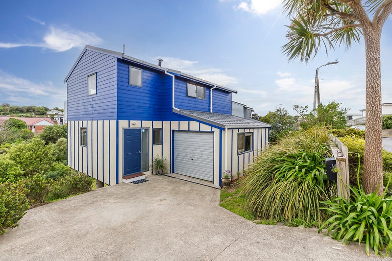 12 Morere Street, Titahi Bay, Porirua - Carousel 1