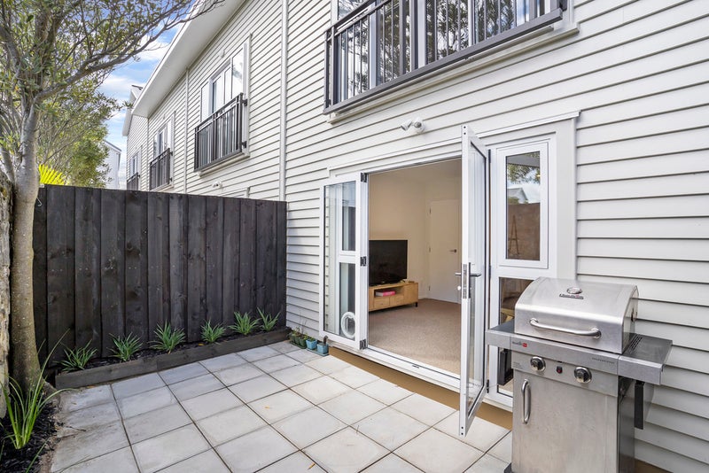 4/99 MAYS Road, Te papapa, Auckland - Carousel 1