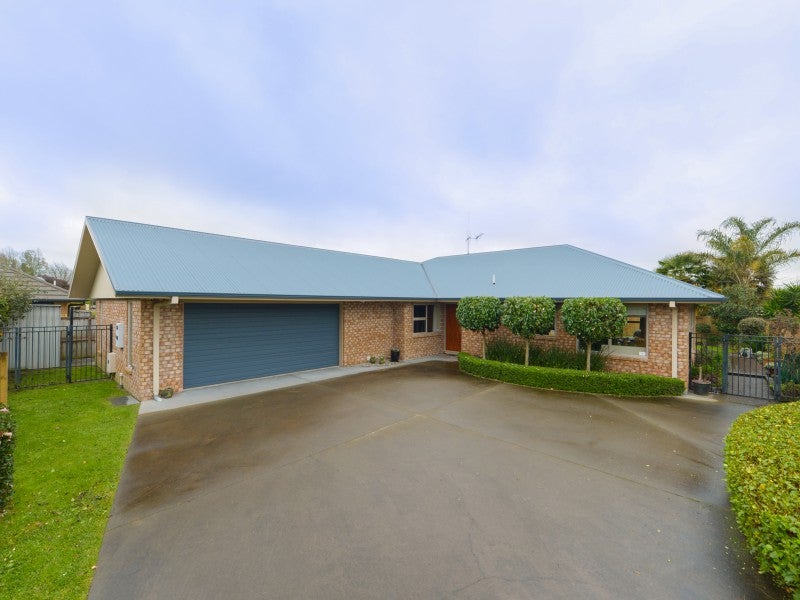 5 Westbury Mews, Huntington, Hamilton - Carousel 1