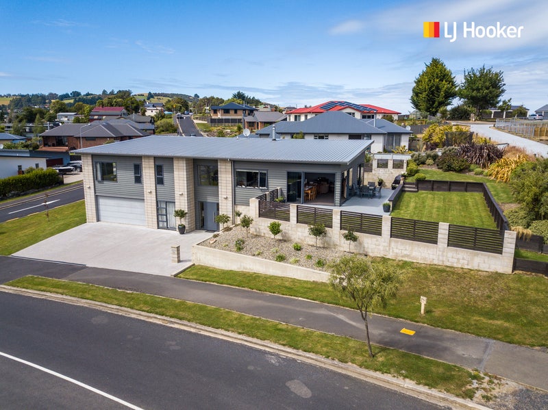 34 Severn Street, Green Island, Dunedin - Carousel 1
