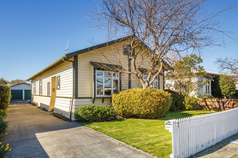 7 Oxford Street, Hokowhitu, Palmerston North - Carousel 1