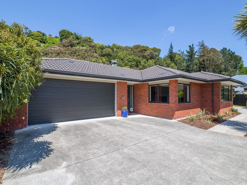 7 Evergreen Crescent, Trentham, Upper Hutt - Carousel 1