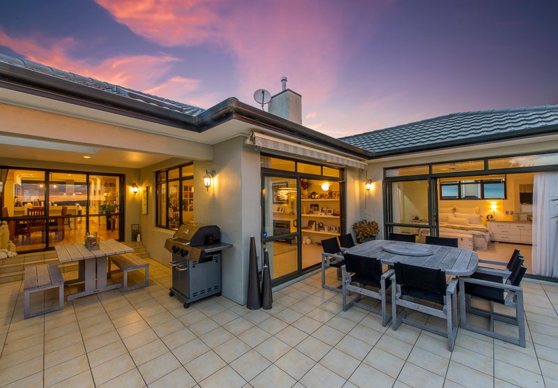 23 Brooke Ridge Rise, East Tamaki Heights, Auckland - Carousel 1