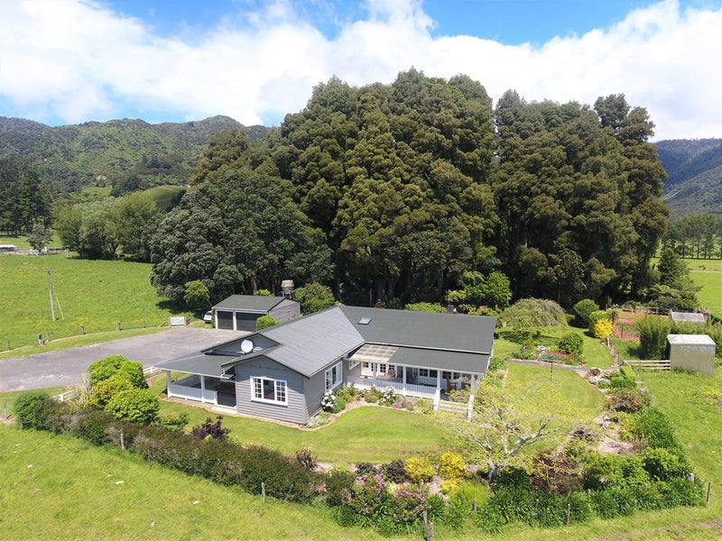 19 Mcshane Road, Takaka - Carousel 1