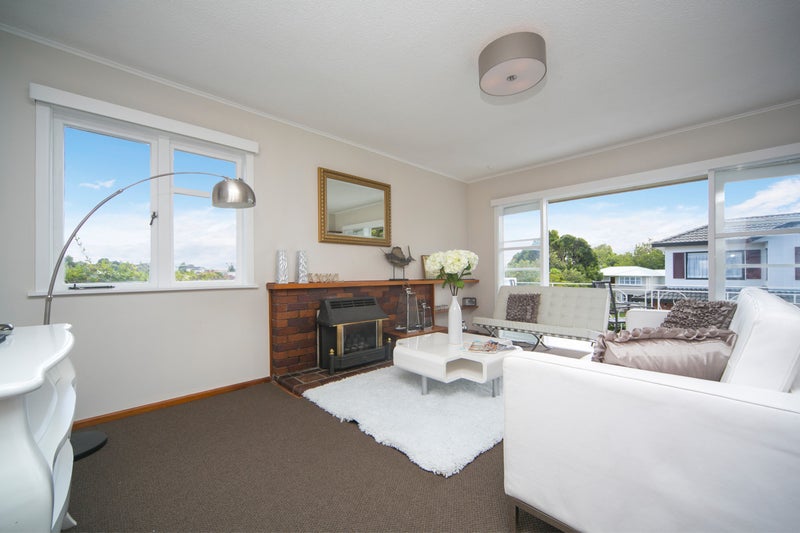 41 Olsen Avenue, Hillsborough, Auckland - Carousel 2