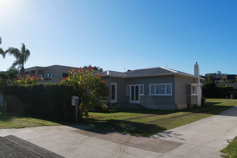 40B Hattaway Avenue, Bucklands Beach, Auckland - Carousel 1