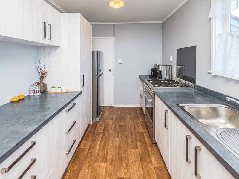 86 Swiss Avenue, Gonville, Whanganui - Carousel 2