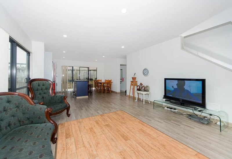 7 Lumino Lane, Henderson, Auckland - Carousel 2