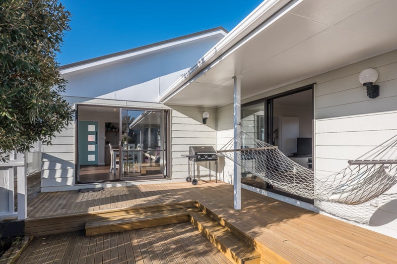 27 Titoki Road, Waikanae Beach, Waikanae - Carousel 2