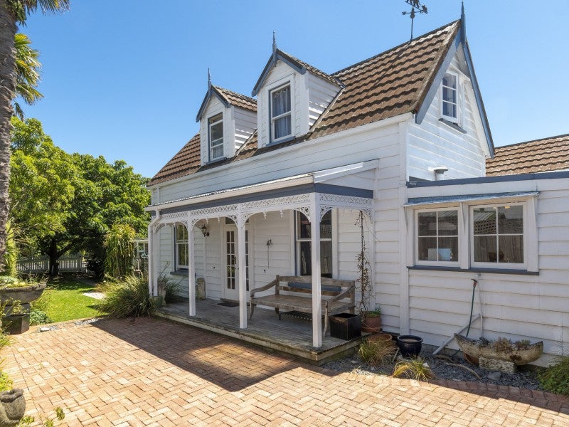 2 Courtney Road, Gate Pa, Tauranga - Carousel 1