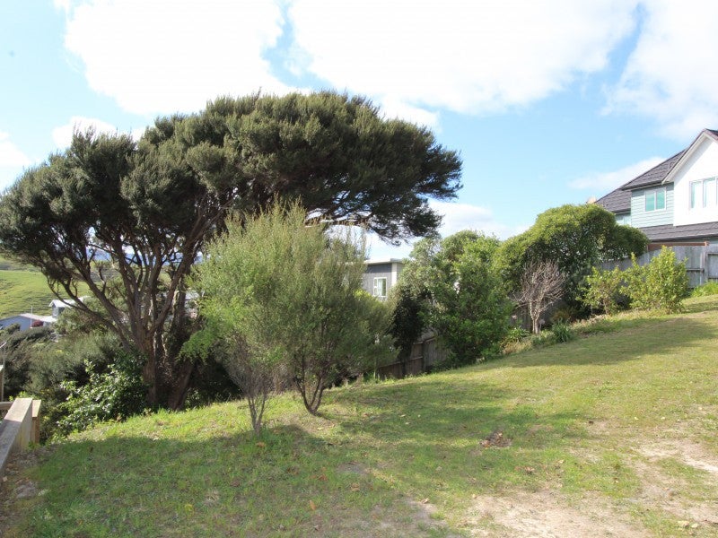 72 Saint Ives Drive, Camborne, Porirua - Carousel 2