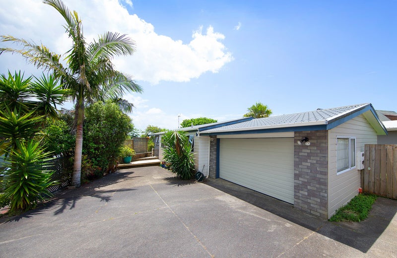 1/159 Carlisle Road, Northcross, Auckland - Carousel 1