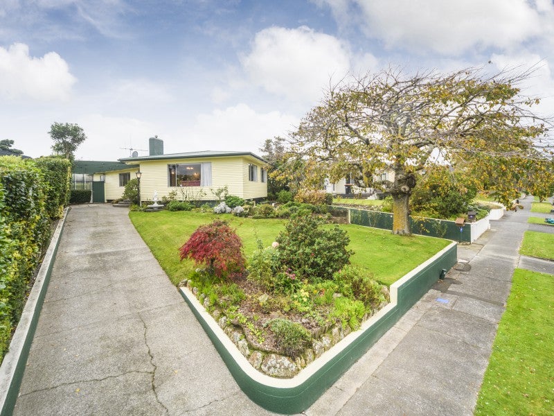 17 Newcastle Street, Hokowhitu, Palmerston North - Carousel 1