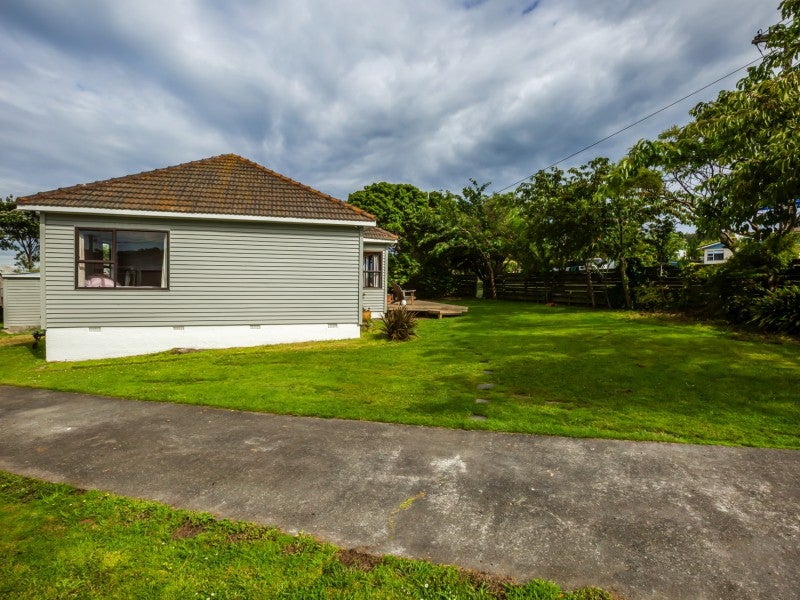 1 Bay Drive, Titahi Bay, Porirua - Carousel 15