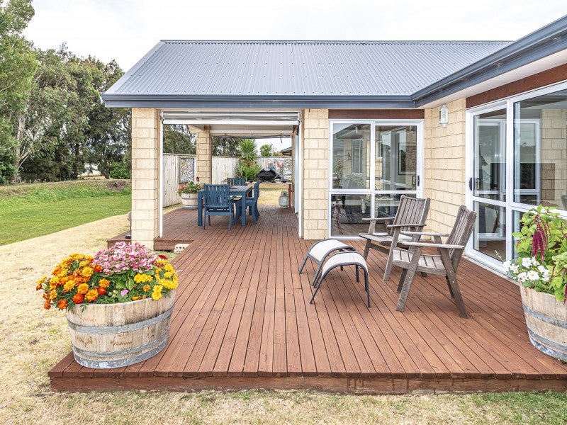 6 Attrill Place, Tawhero, Whanganui - Carousel 2