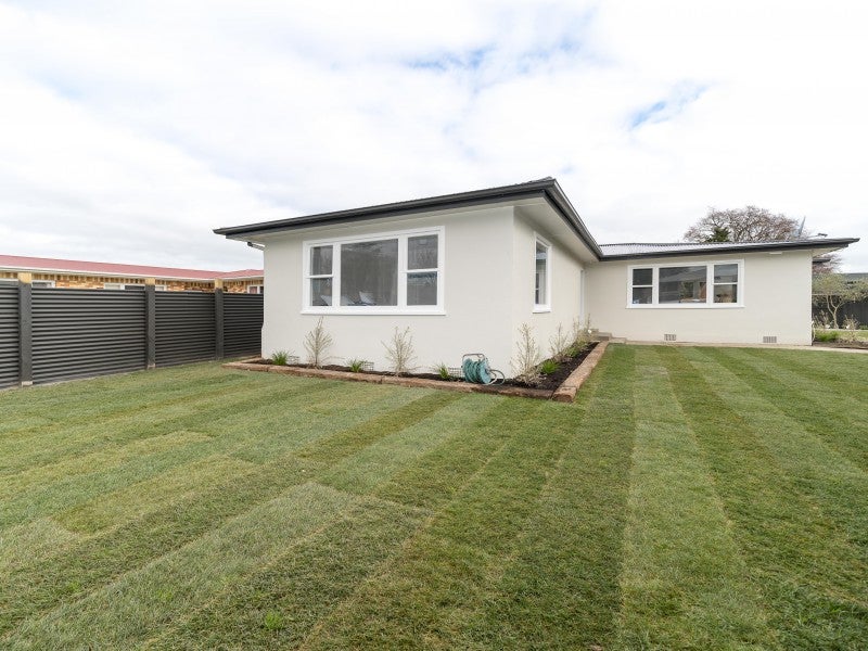 8 Alton Place, Hokowhitu, Palmerston North - Carousel 24