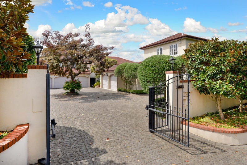 3/17 Ruakiwi Road, Hamilton Lake, Hamilton - Carousel 1