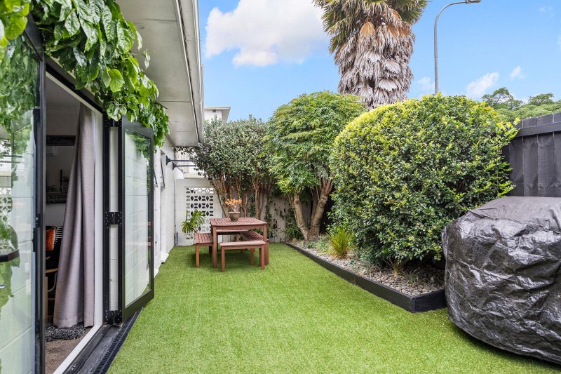 3/24 Morningside Drive, Morningside, Auckland - Carousel 3