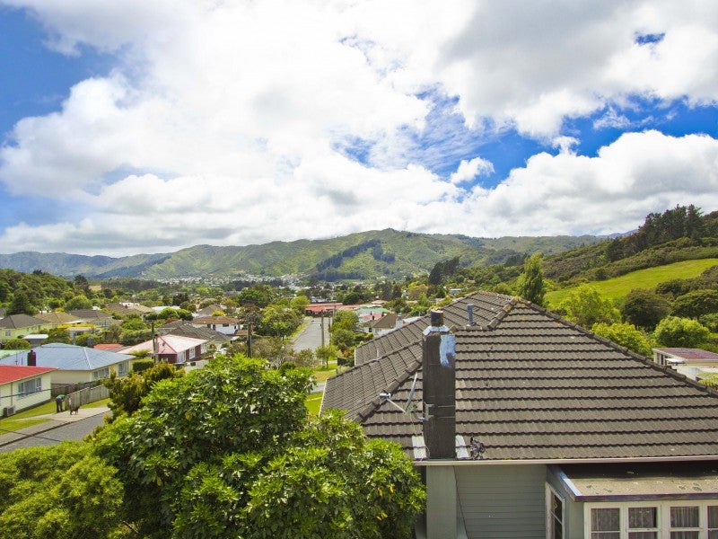 25 Gardiner Grove, Wainuiomata, Lower Hutt - Carousel 1