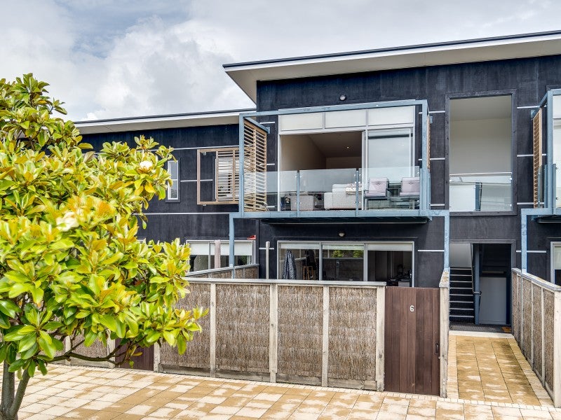 8/9 Humber Street, Pandora, Napier - Carousel 1