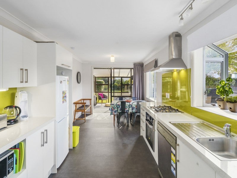 23 Kent Crescent, Awapuni, Palmerston North - Carousel 1