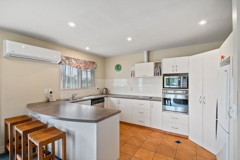 24A Chesterfield Mews, Russley, Christchurch - Carousel 2