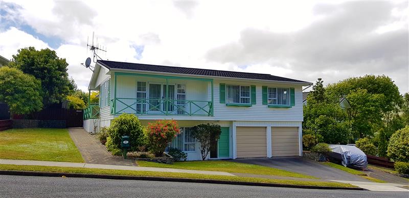 22 Oriel Avenue, Tawa, Wellington - Carousel 1