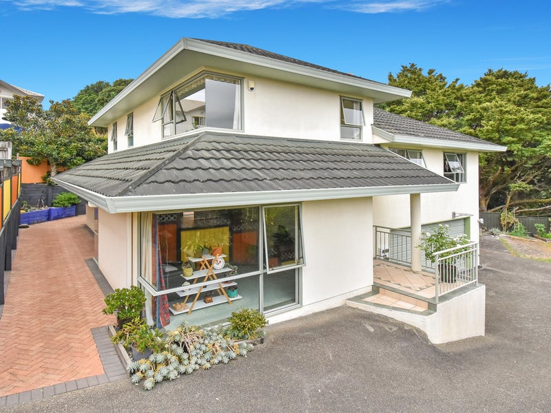 2/61 Ribbonwood Crescent, Goodwood Heights, Auckland - Carousel 1