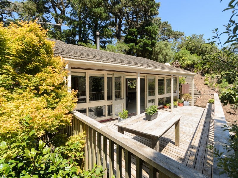 25 Lomond Street, Newlands, Wellington - Carousel 1